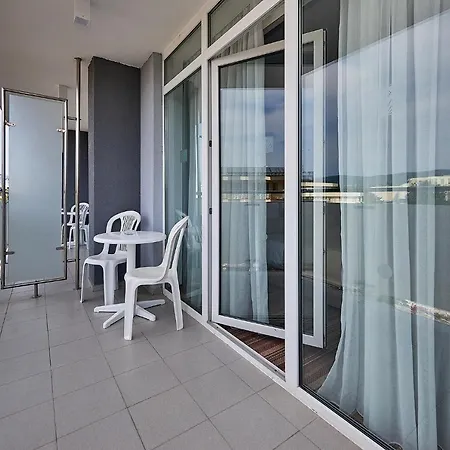 Sunny Aparthotel 3*